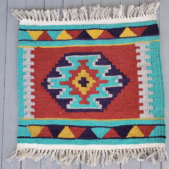Southwestern Aztec Small Woven Rug Wall Vintage 24x22 Tassels Native American - Picture 3 of 4